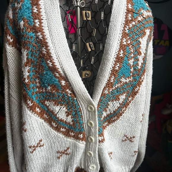 Ivy Sweaters - Vintage hand knit cardigan
